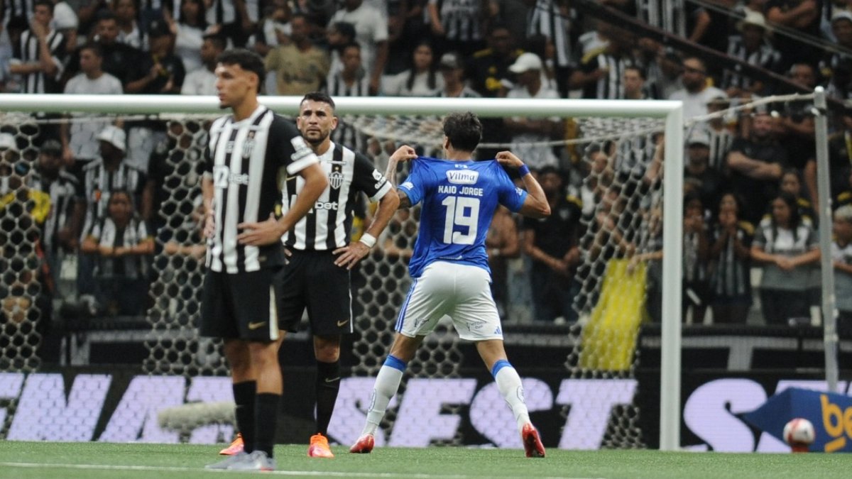 Kaio Jorge abriu o placar para o Cruzeiro no clássico contra o Atlético (foto: Alexandre Guzanshe/EM D.A Press)