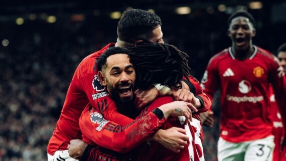 Matheus Cunha foi o responsável pela assistência para o segundo gol do Manchester United (foto: Manchester United/Divulgação)