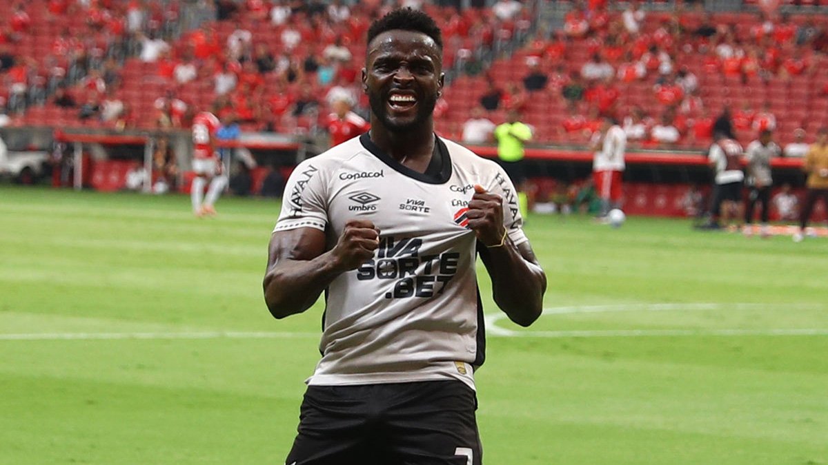 Stiven Mendoza, autor do gol do Athleitco contra o Inter (foto: Duda Matoso/athletico.com.br)