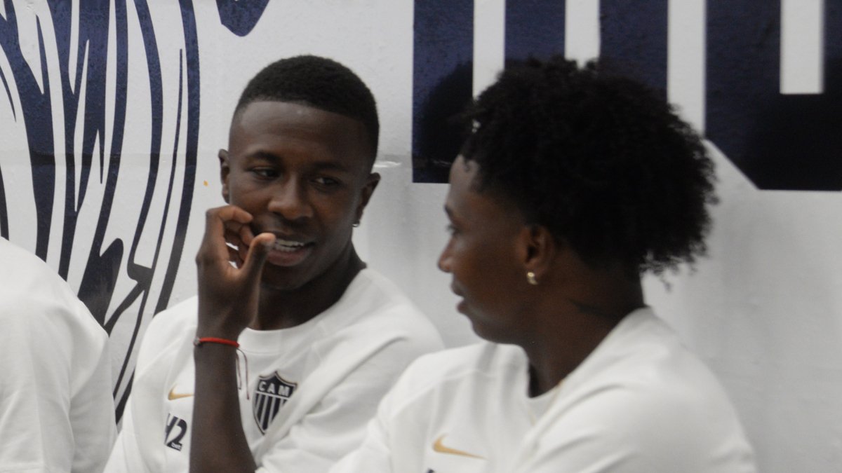 Alan Minda e Angelo Preciado, equatorianos do Atlético (foto: Túlio Santos/EM/DA.Press)