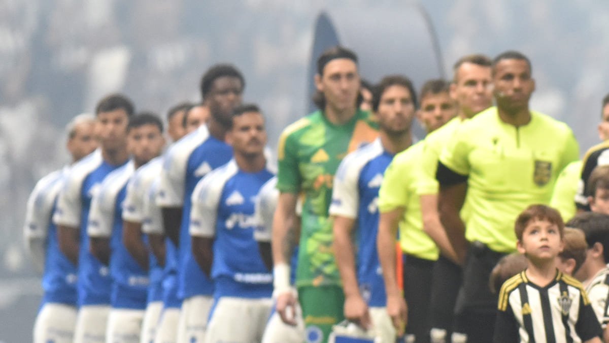 Time titular do Cruzeiro no empate por 1 a 1 com o Atlético, em 15 de outubro de 2025 (foto: Ramon Lisboa/EM/D.A. Press)