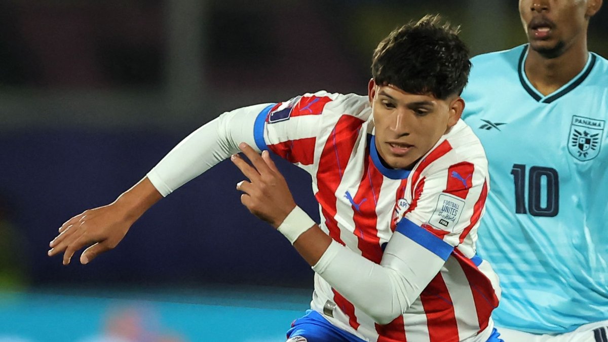 Osmar Giménez, promessa do Paraguai que acertou com o Atlético (foto: Javier TORRES / AFP)