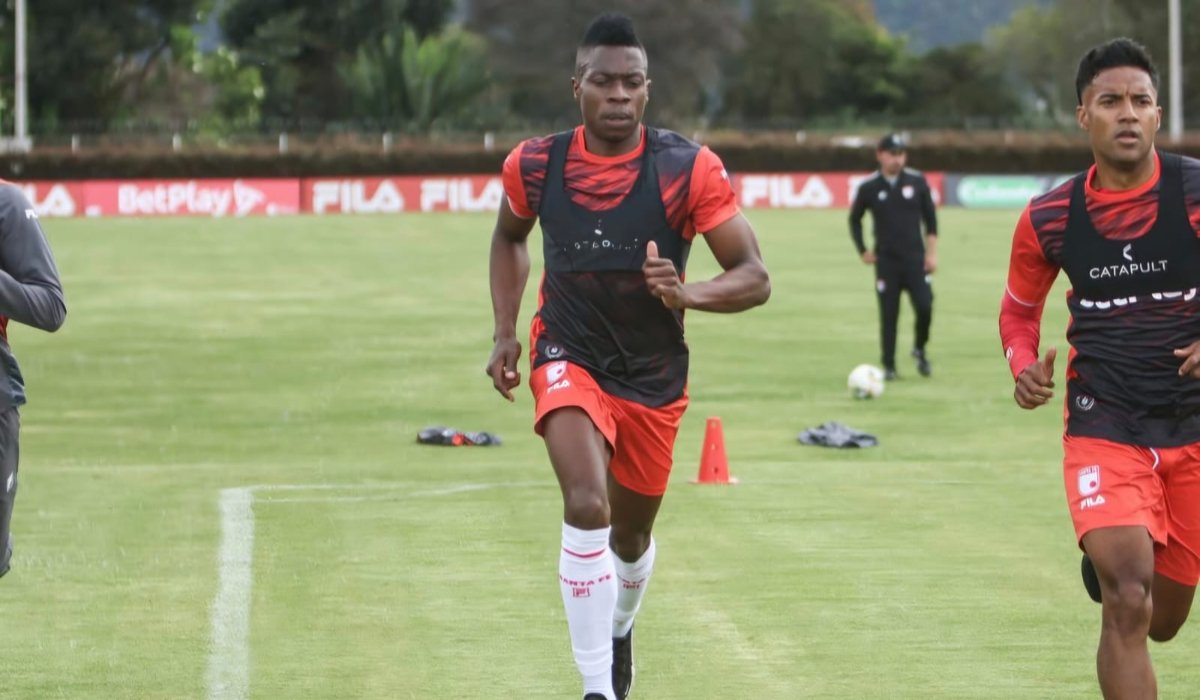 Palacios, ex-lateral do Cruzeiro (foto: Divulgação/Santa Fe)