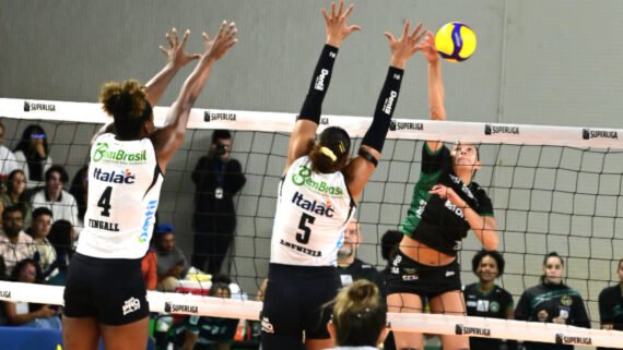 Praia Clube e Brasília em ação na Superliga Feminina de Vôlei (foto: Rogério Guerreiro @guerreirofotografia)