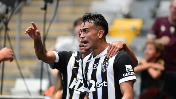 Reinier comemora o primeiro gol com a camisa do Atlético, diante do Betim (foto: Leandro Couri/EM/D.A. Press)