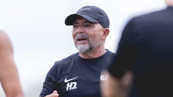 Jorge Sampaoli durante treinamento do Atlético na Cidade do Galo (13/1/2025) (foto: Pedro Souza/Atlético)