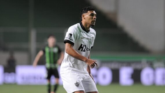 Victor Hugo durante estreia pelo Atlético, contra o América (foto: Alexandre Guzanshe/EM/DA Press)