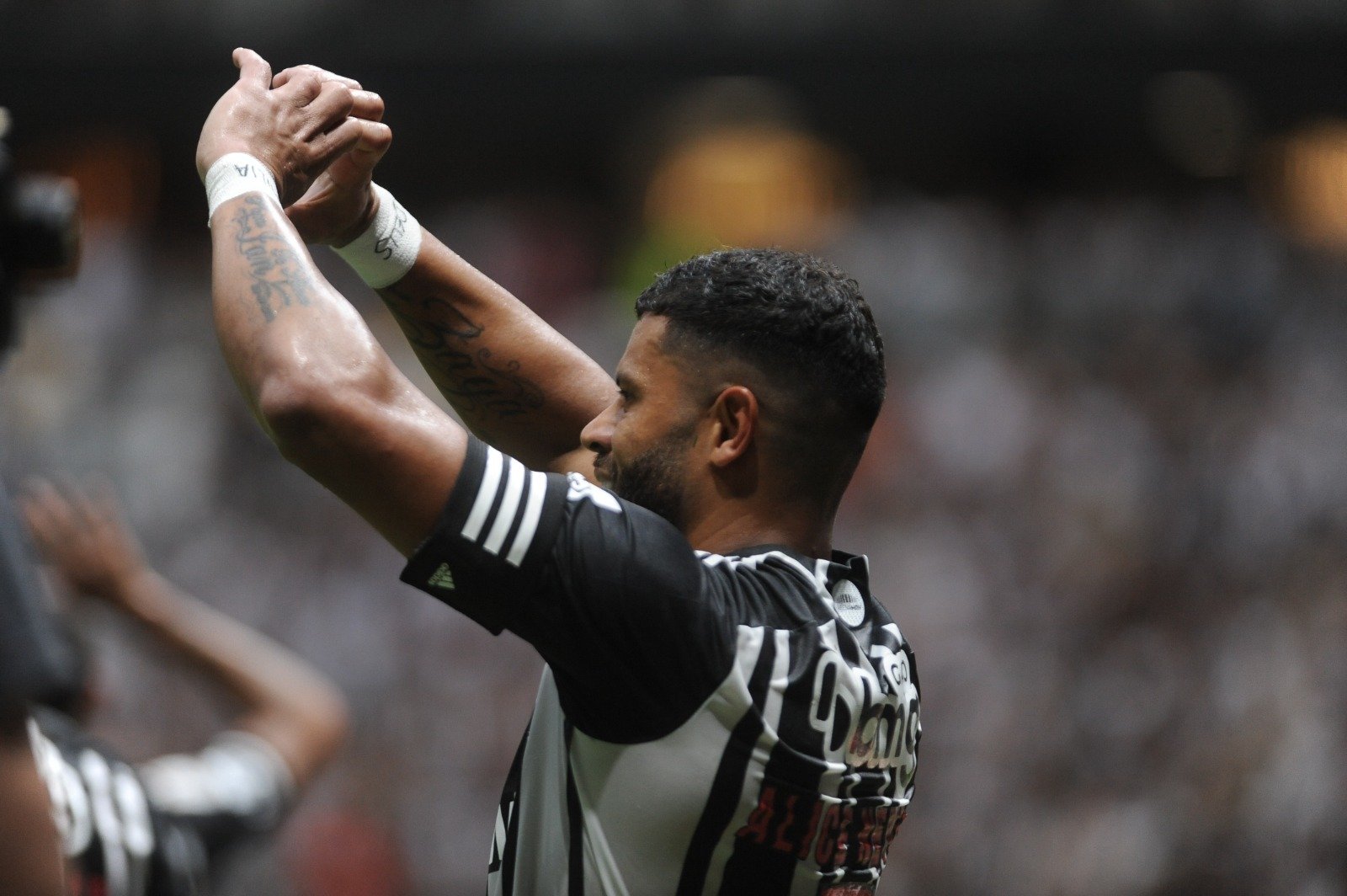 Hulk chegou a 100 gols em 180 jogos pelo Atlético (foto: Alexandre Guzanshe/EM D.A Press)