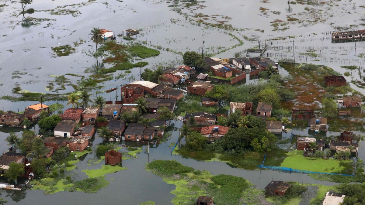 Região do Recife submersa em função de tempestades em 2022