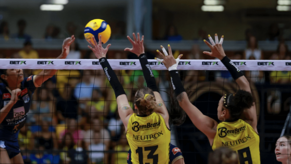 Jogo entre Minas e Praia pela final da Superliga Feminina de Vôlei 2024 (foto: Patricy Albuquerque/Dentil Praia Clube)