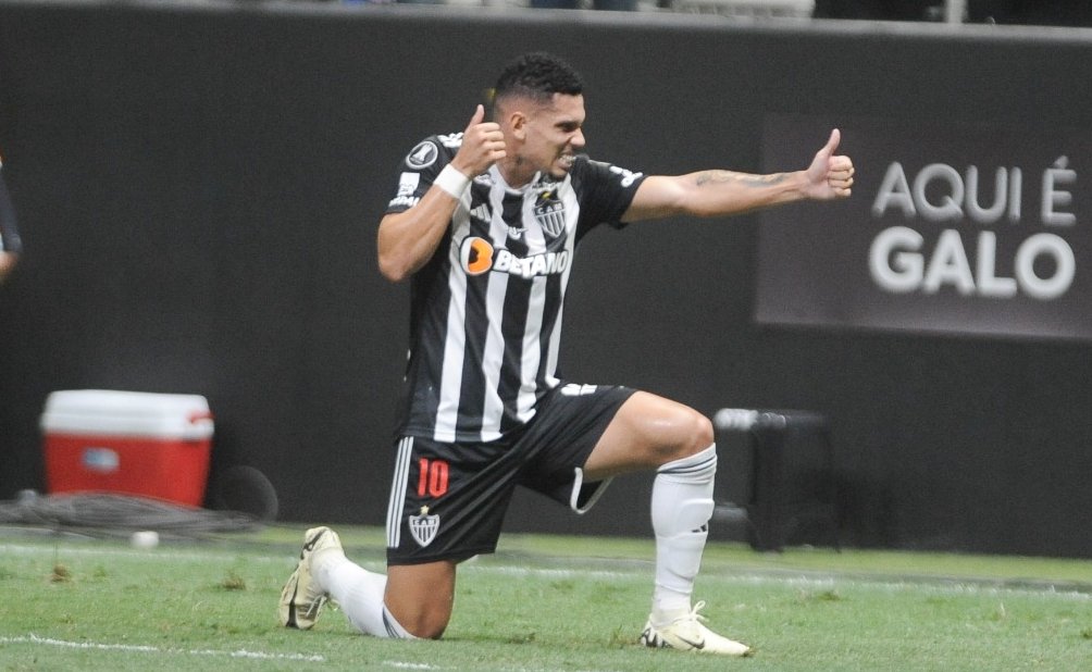 Paulinho comemora mais um gol pelo Atlético na Libertadores (foto: Alexandre Guzanshe/EM/D.A Press)
