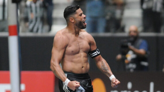 Hulk comemora gol pelo Atlético contra o Caracas (foto: Alexandre Guzanshe/EM/DA.Press)