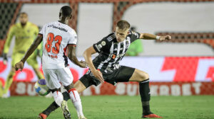 Matheusinho, Willian Oliveira (2) e Culebra marcaram os gols do Vitória contra o Atlético - Crédito: 