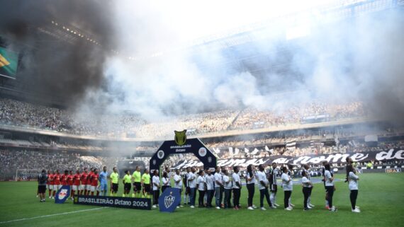 Atlético contou com público razoável na Arena MRV diante do Bragantino (foto: Gladyston Rodrigues/EM/D.A Press)