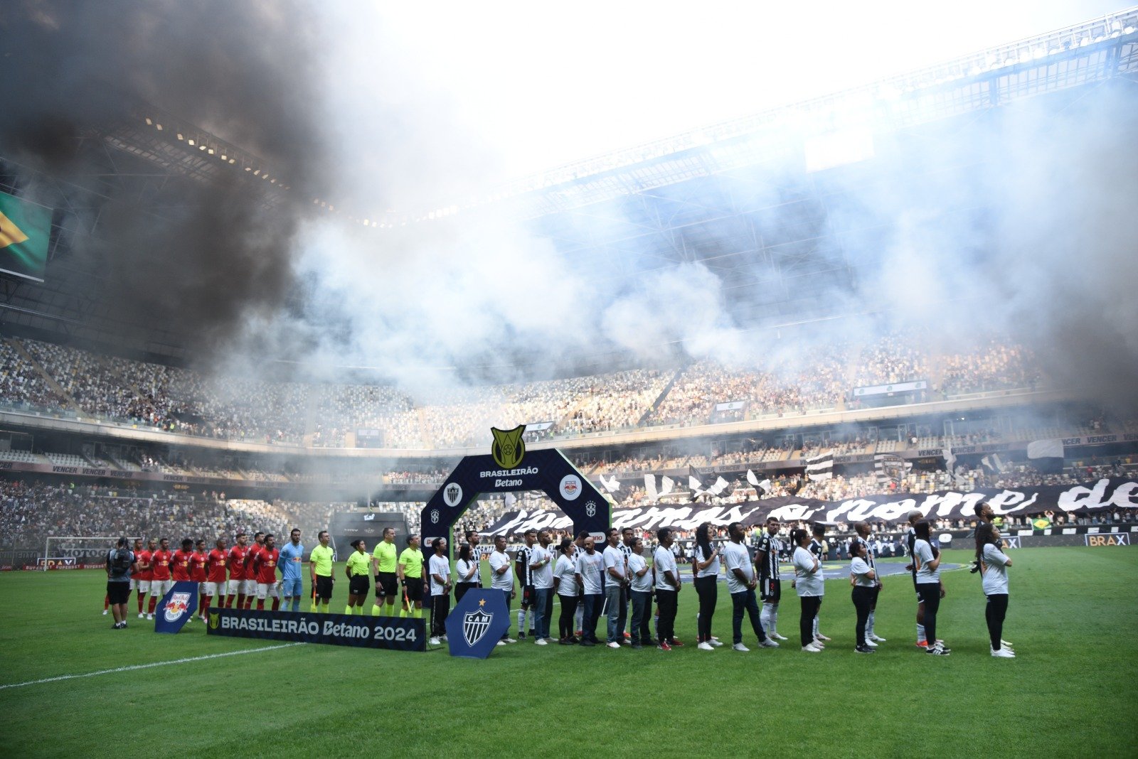 Atlético contou com público razoável na Arena MRV diante do Bragantino (foto: Gladyston Rodrigues/EM/D.A Press)