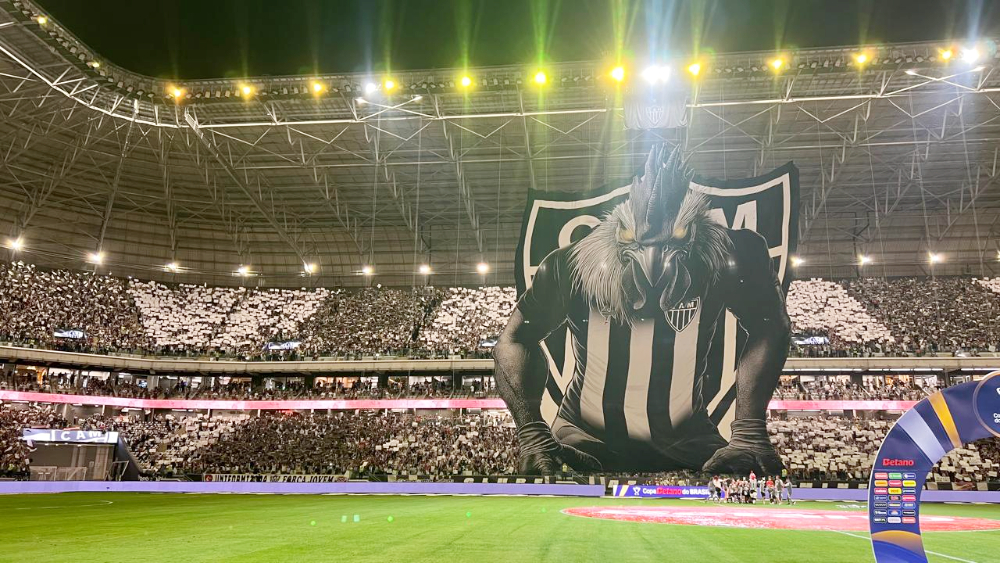 Mosaico de torcedores do Atlético antes do jogo contra o São Paulo, pela Copa do Brasil, na Arena MRV - (foto: Edésio Ferreira/EM/DA Press)