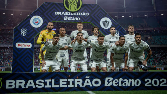 Jogadores do Atlético antes de jogo com o Bahia no Brasileiro (foto: Pedro Souza/Atlético)