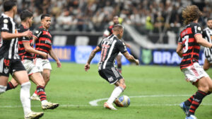 Atlético foi derrotado por 4 a 2 pelo Flamengo  - Crédito: 