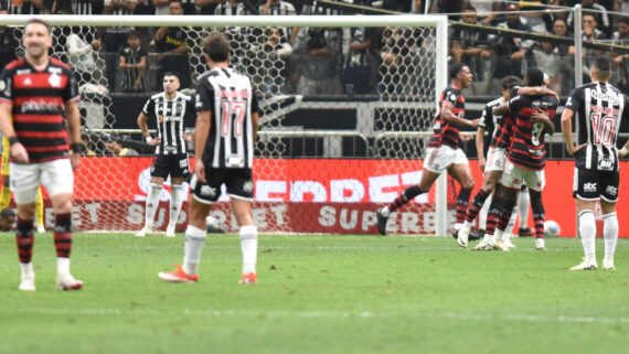 Atlético foi goleado pelo Flamengo em plena Arena MRV (foto: Ramon Lisboa/EM/DA.Press)