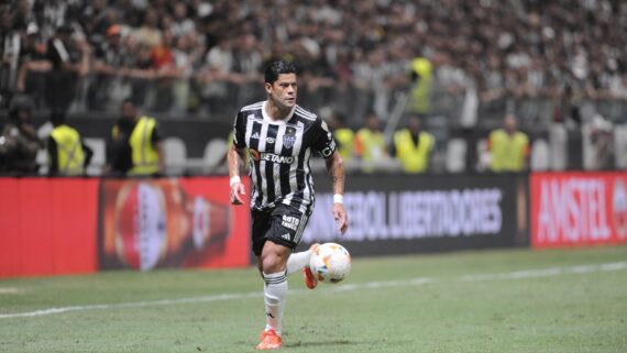 Hulk em ação pelo Atlético durante duelo contra o Fluminense na Arena MRV (foto: Alexandre Guzanshe/EM/D.A Press)