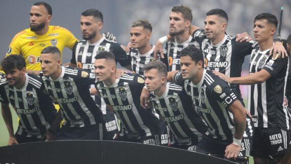 Jogadores do Atlético antes de duelo com Fluminense pela Libertadores (foto: Alexandre Guzanshe/EM/D.A Press)