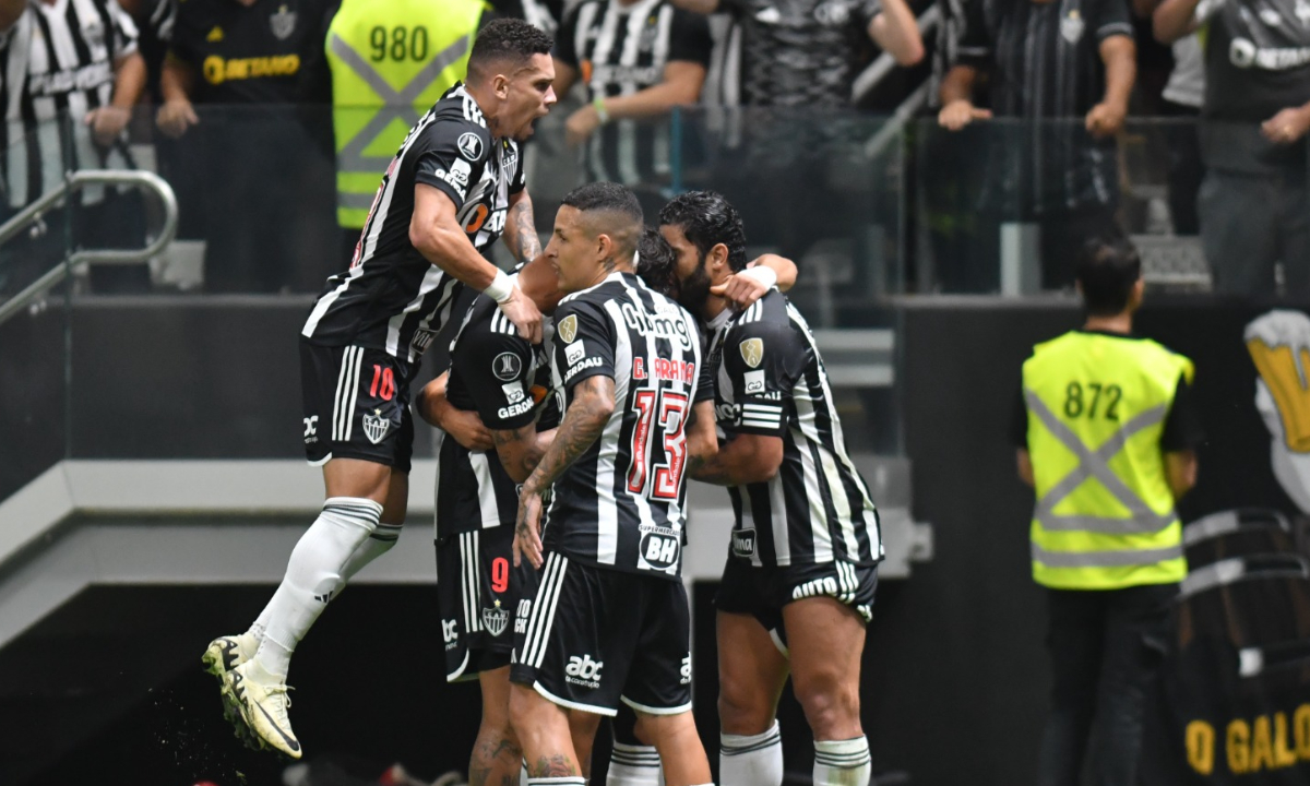 Jogadores do Atlético comemoram gol contra o River - (foto: Alexandre Guzanshe/EM/DA.Press)