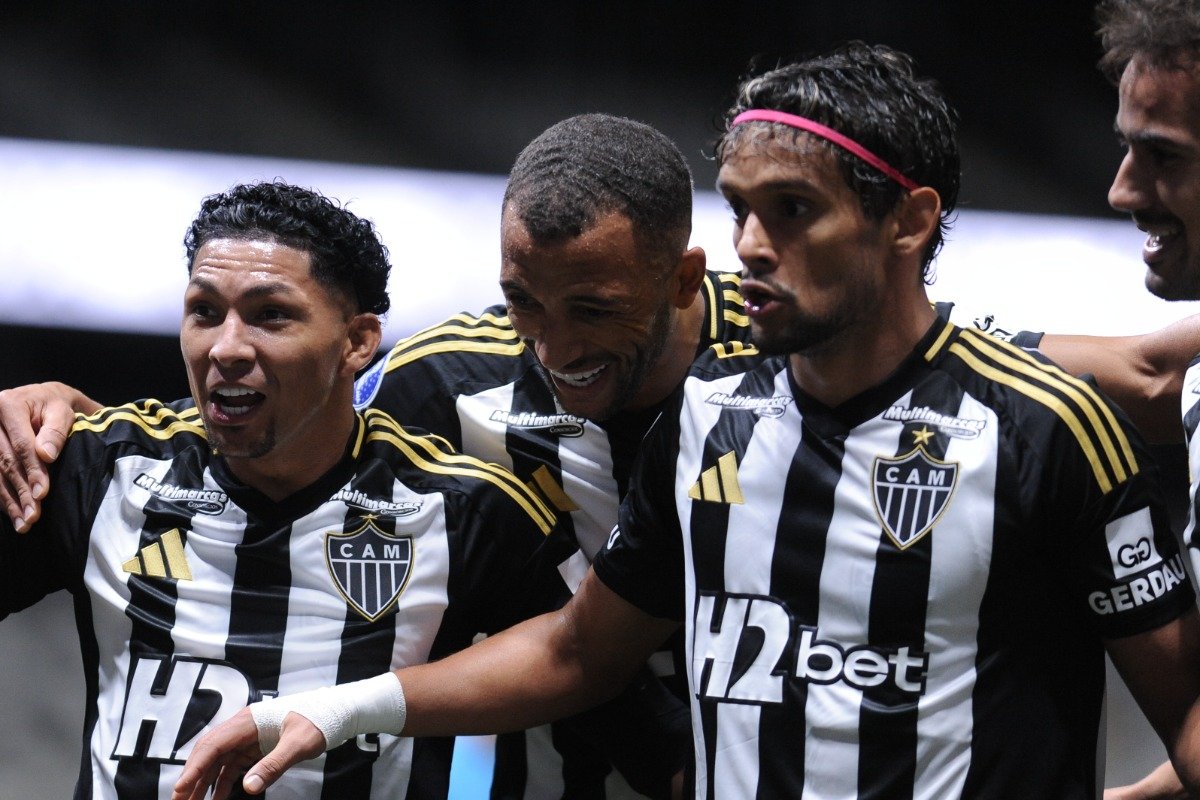 Jogadores do Atlético comemoram gol sobre o Caracas na Arena MRV (foto: Alexandre Guzanshe/EM/D.A. Press)