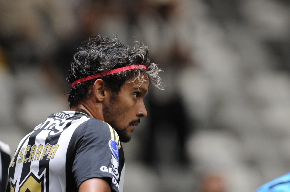 Scarpa durante Atlético x Cienciano - (foto: Alexandre Guzanshe/EM/DA.Press)