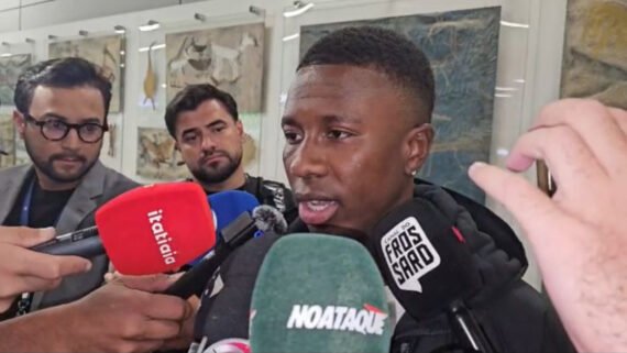 Alan Minda, reforço do Atlético, no Aeroporto Internacional de Belo Horizonte (foto: Samuel Resende/No Ataque)