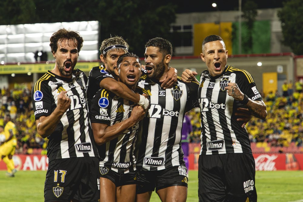 Jogadores do Atlético comemoram gol sobre o Bucaramanga - (foto: Pedro Souza/Atlético)