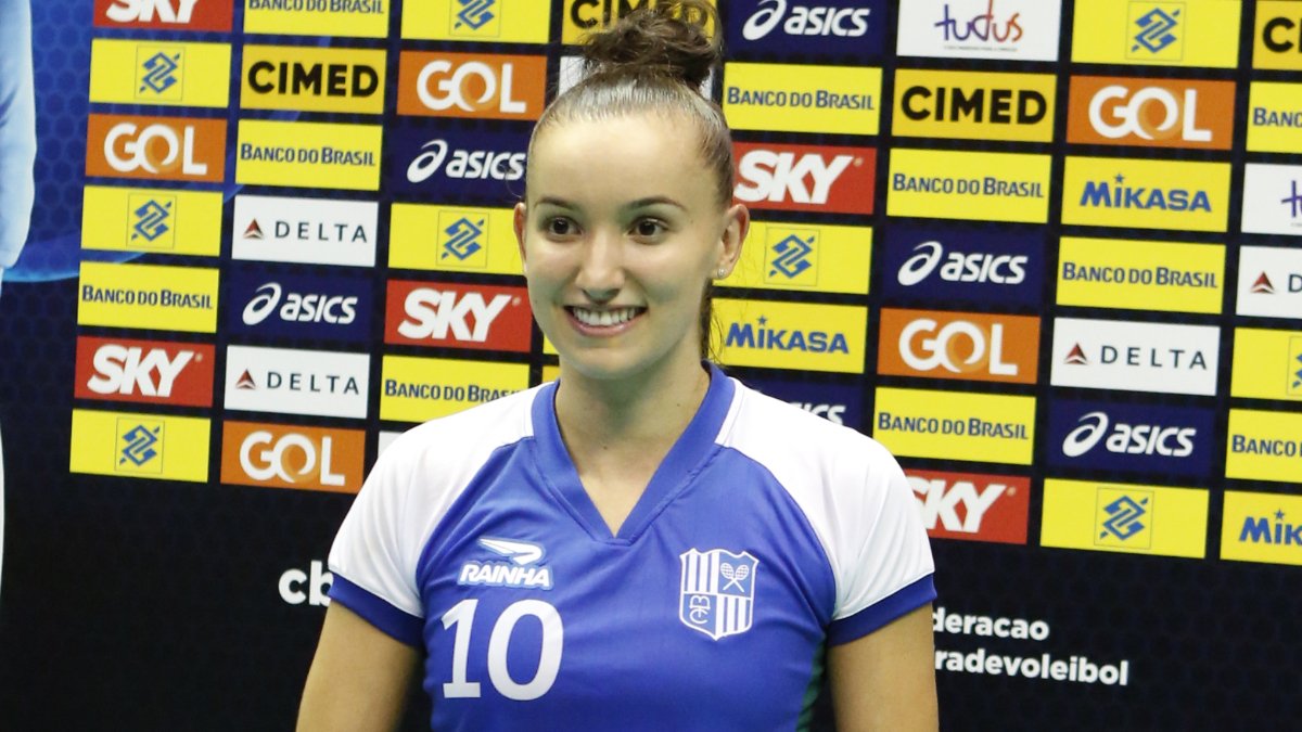 Gabi Guimarães enquanto jogadora do Minas