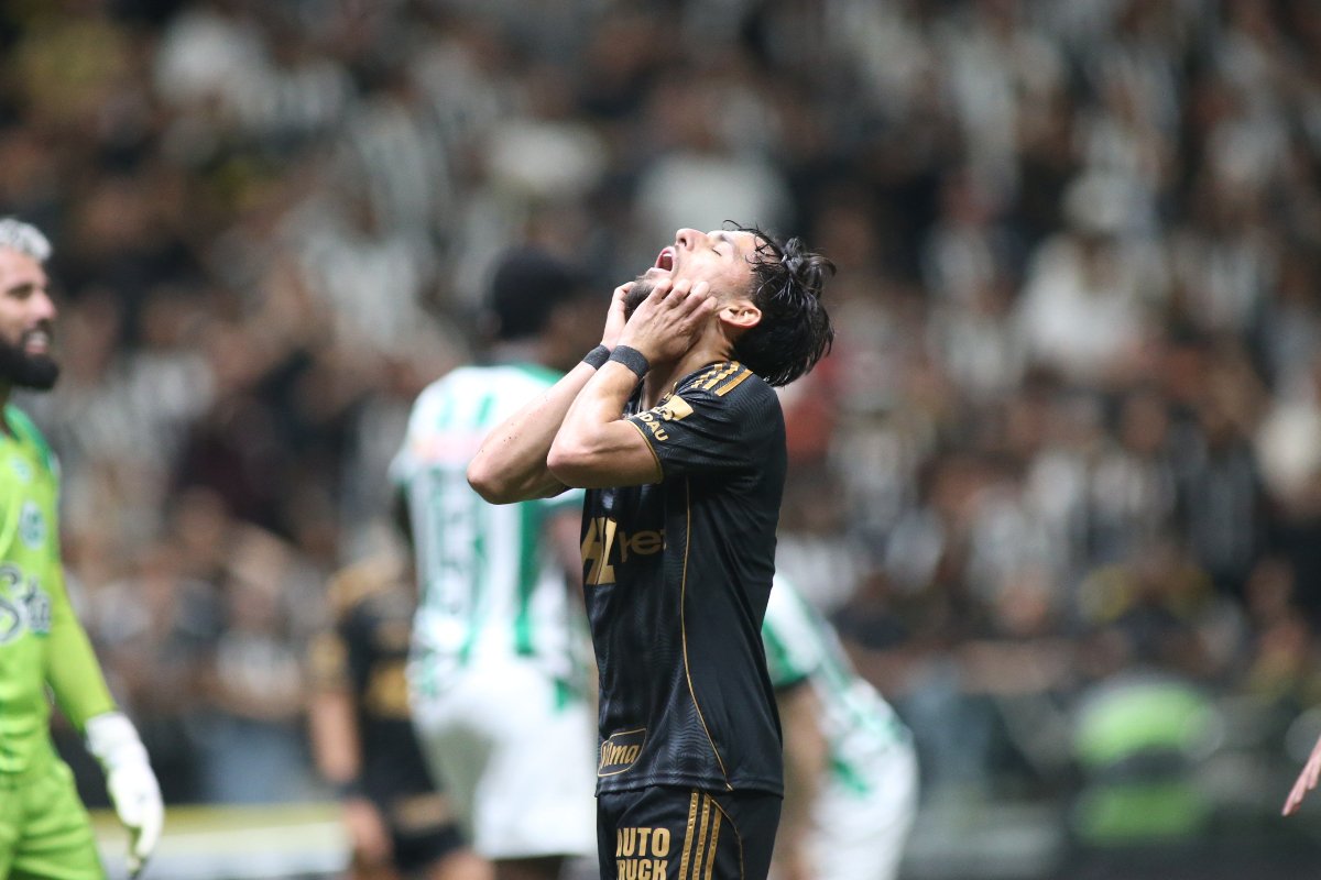 Biel lamenta em Atlético x Juventude na Arena MRV (foto: Edesio Ferreira/EM/D.A Press)